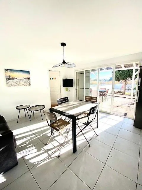 Maison, Jardinet, Terrasse, Parking Privee, Climatisation Saintes-Maries-de-la-Mer France