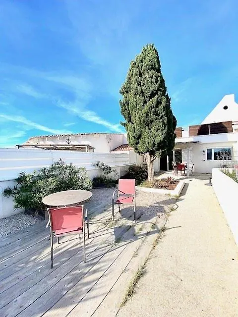 Maison, Jardinet, Terrasse, Parking Privee, Climatisation Saintes-Maries-de-la-Mer Apartment